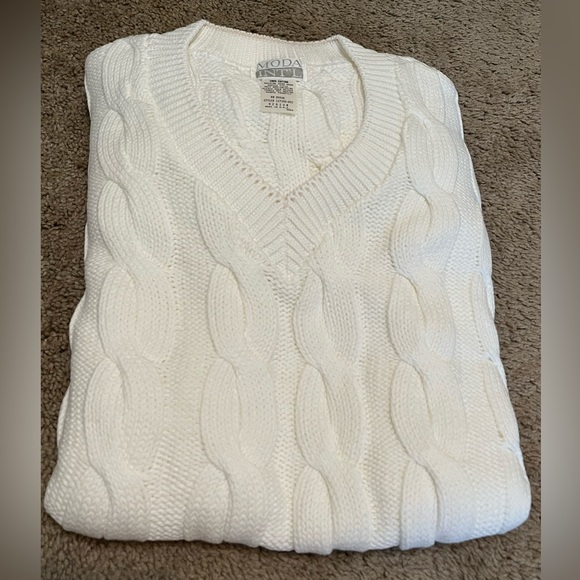 Women's V-neck Sweater - Picture 2 of 8